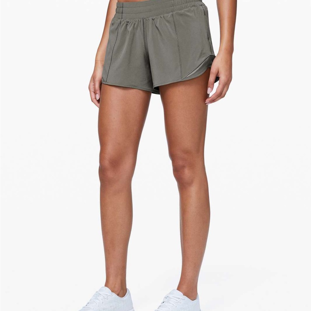 Lululemon Hotty Hot Short II *Long 4" in Grey Sage